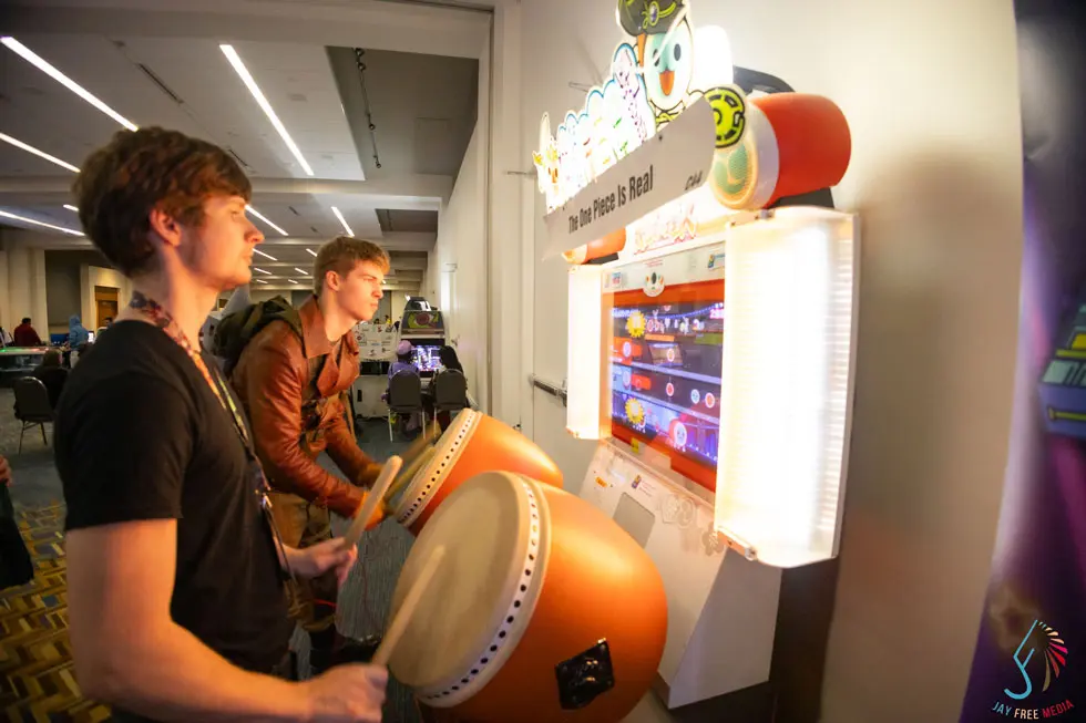 gaming-at-youmacon-2